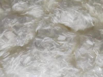 Chine Résistant aux alcalins haute silice tranchée filet de fibre de verre blanche 3-6 mm à vendre