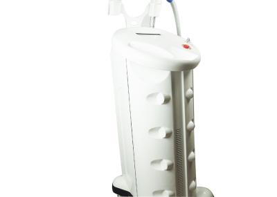 Chine Style vertical de chargement initial de laser de machine multifonctionnelle d'épilation pour le blanchiment de peau à vendre