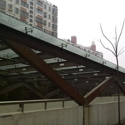China El tragaluz prefabricado 960m m de la bóveda del tejado del policarbonato Q345 modificó para requisitos particulares en venta
