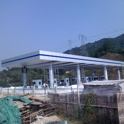 China S355JR Fuel Gas Station Canopy 950mm 0.8mm Roof Resisting Winds for sale