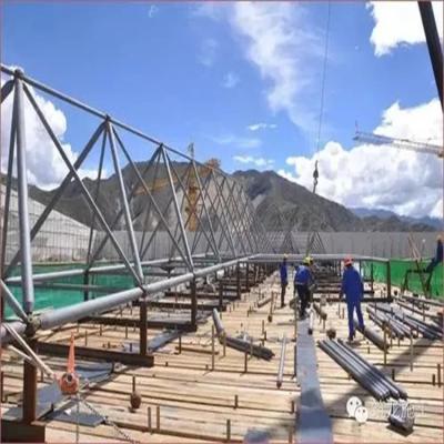 Китай Специализированная конструкция крыши склада, позволяющая использовать ваш уникальный размах и высоту стекла продается