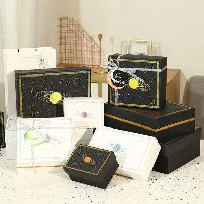 China Cartón Mujeres Rígido Set de Regalos Cinturón de lujo Caja de embalaje para ropa en venta