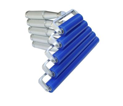 China Rolo pegajoso da sala de limpeza azul de alumínio de Peelable do punho à venda