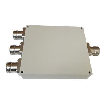 China 550-4000MHz 3 Way Microstrip T Junction Power Divider For DAS for sale