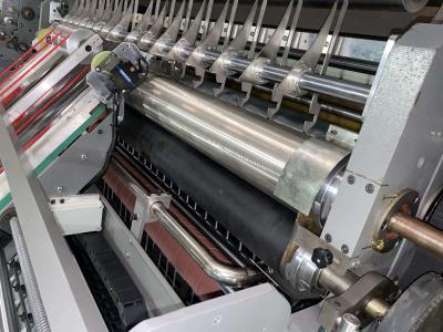 China Máquina laminadora de flauta de papelão folha inferior 300-800 g/m2 5000 peças/A à venda