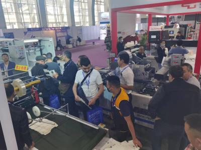 Chine Le CE automatique de lamineur de cannelure de carton ondulé a certifié à vendre