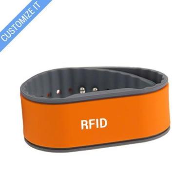 China G18 Silicone RFID Wristband IP68 Adjustable Insided Metal Button for sale