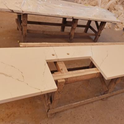 Cina Tavolini di pietra di quarzo personalizzati per armadietto con rubinetto in vendita