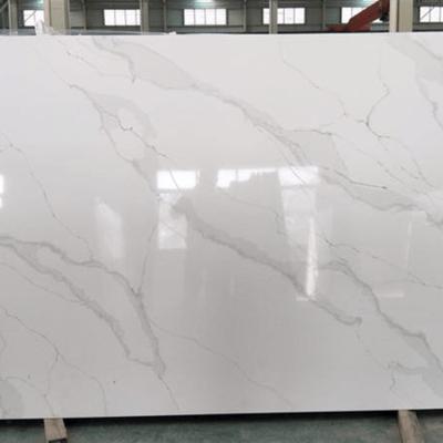 China Calacatta Farbe künstliche Arbeitsplatte Quarz Steinplatten 3200x1600mm Für die Küche zu verkaufen