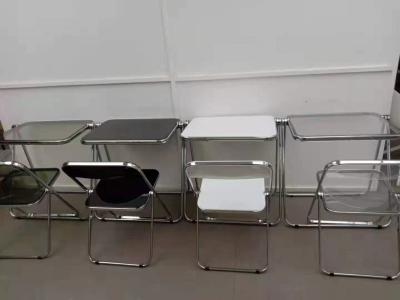 中国 携帯用白い樹脂の折りたたみ椅子74cmの透明な折り畳み式の椅子 販売のため