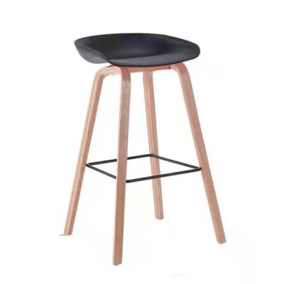 China Polypropylene Tall Bar Stool Chair Wooden Legs 40 Inch for sale