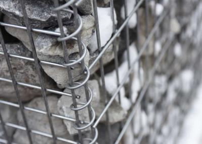 China Heiße eingetauchte galvanisierte Stützmauer Gabion sperrt Korrosionsbeständigkeit ein zu verkaufen