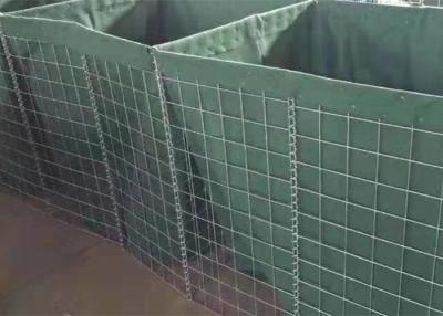 China Quadratisches Loch Militär-Hesco-Sperren Gabions-Maschen-Kasten mit grünen Geotextilien zu verkaufen