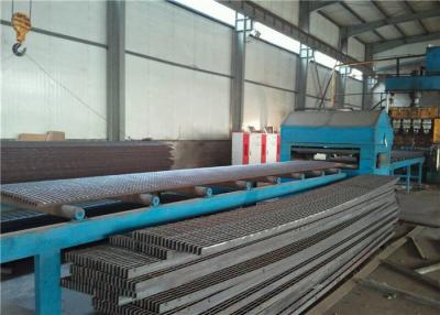 China reja de acero galvanizada sumergida caliente 30x30 para los drenes del foso en venta