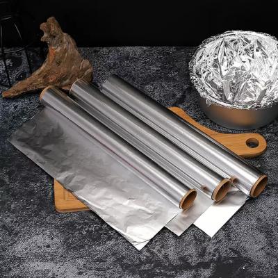 中国 8-50 Micron Aluminum Foil Foodservice Aluminium Paper Roll Price 販売のため