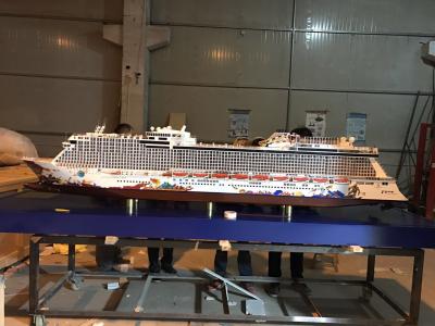 China Genting Dream Cruise Ship Model With ABS CNC Engraving  Propeller Material for sale