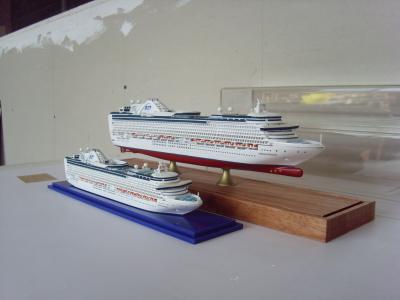 China Hand Painted Wooden Ship Models , Princess of the heyday Cruise Ship Model for sale