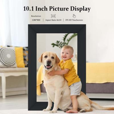 China Customized Smart Cloud WiFi Digital Photo Frame Auto Rotate IPS Touch Screen for sale