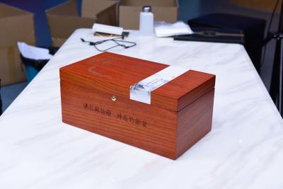 China HD LCD Screen Video Gift Wooden Box OEM for promotional marketing for sale