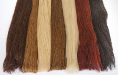 Chine Perruques synthétiques semblantes naturelles colorées de cheveux pour des femmes non inflammables à vendre