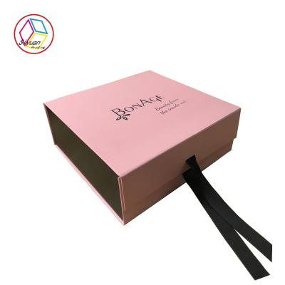 China Delicate Foldable Paper Gift Box 2mm Thickness Gift Packing Child for sale