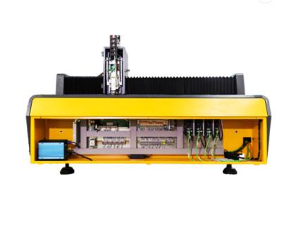 Cina CUTTING Closed Type CNC Laser Cutting Machine Fiber Laser Machine in vendita