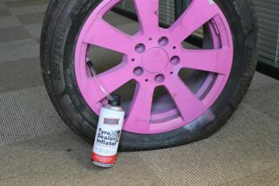China Tubeless Car Emergency Tire Repair Sealant , Liquid Tire Sealer And Inflator  for sale