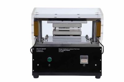 Chine Machine de formation de poinçon automatique pour le film stratifié en aluminium de batterie de téléphone portable utilisé pour le laboratoire Rese de production de batterie à vendre
