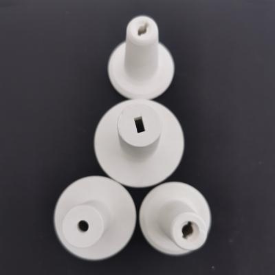 中国 High temp Fire proof Ceramic cuplock and alumina ceramic plug 販売のため