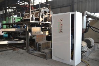 Chine Cartonneuse de papier réutilisée écologique d'oeufs, machine de moulage de plateau d'oeufs à vendre