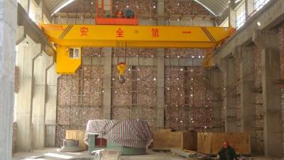 中国 産業倉庫の頭上式橋クレーン持ち上げ装置の高性能 販売のため