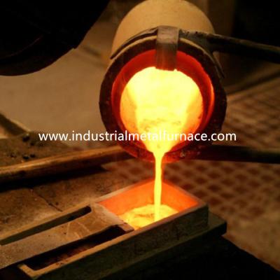 中国 70KW鉄の溶ける誘導加熱25kgの鉄のTeelの貝の溶ける炉を傾けること 販売のため