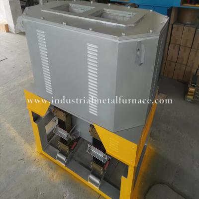 中国 Two Chamber Induction Copper Melting Furnace Industrial For Gravity Casting 380V 販売のため