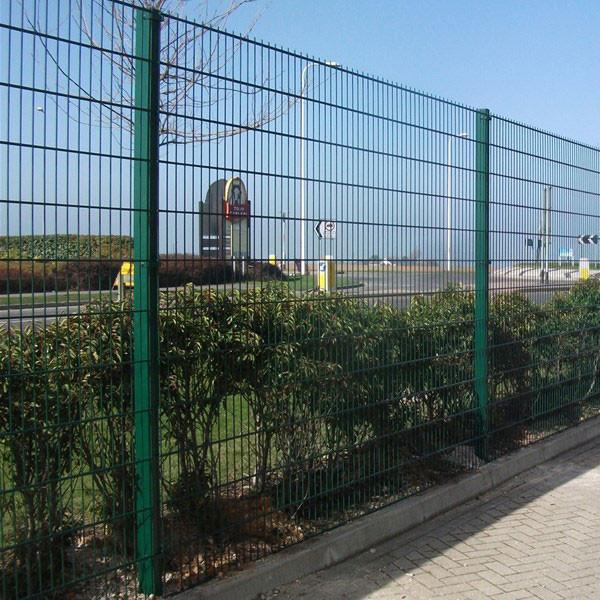 Quality 200X50mm  hot dipped galvanized Welded Mesh Fencing 6/5/6 8/6/8 Double Wire Mesh Fence for sale