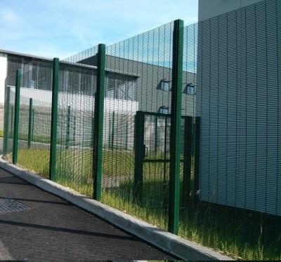 China High Security Green Clearvu Anti Climb Fence panels galvanized 358 Iron Garden Mesh fence 358 fence for sale