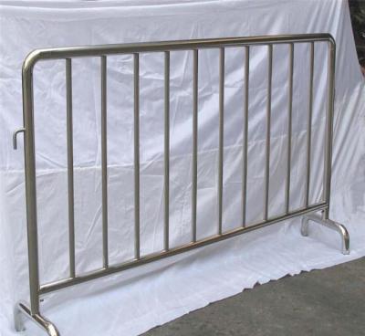 China Traffic Road Safety Barrier/Steel Barricades with Bridge Base/Crowd Control Interlocking Barriers for sale