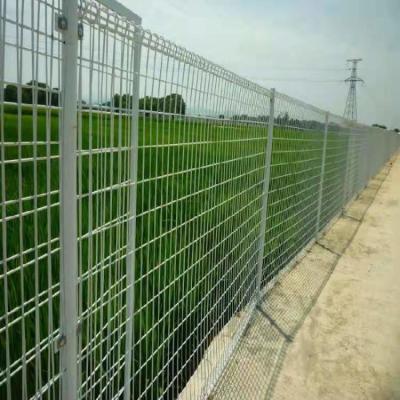 China Galvanized 5mm / 6mm Roll Top Mesh Fence Triangle Bending for sale