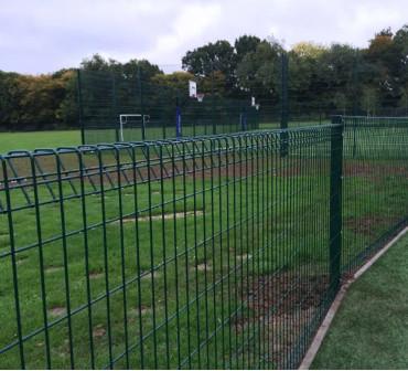 China Roll Top Panels 6mm Welded Mesh Fencing , Sport Galvanized Brc Fencing Metal for sale