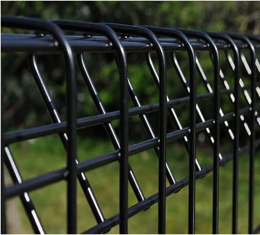 China Malaysia Market Galvanized 5mm / 6mm Triangle Bending Roll Top Mesh Fence BRC Welded Wire Mesh Fence for sale