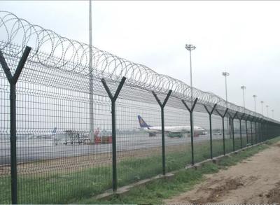 China green power  coated Dia 500mm BTO-22 Razor Barbed Wire Airport Security Fence 1.8*30m  for  airport for sale