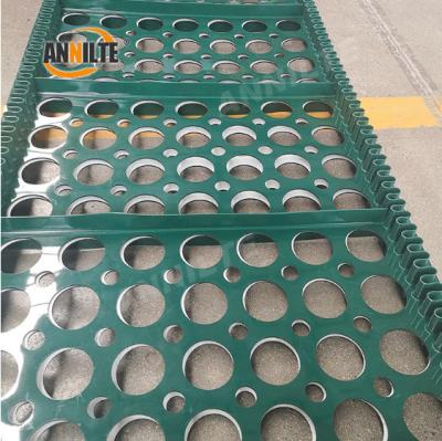 中国 White/ blue/ green  Perforated conveyor belt Custom PVC PU punchiing conveyor belt 販売のため