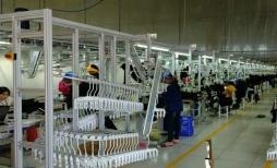 Chine Système accrochant de vêtement vertical de convoyeur de PLC solides solubles d'entrepôt à vendre