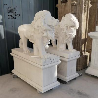 China Mano animal de la escultura del tamaño de Lion Statues White Marble Life de la piedra de la entrada que talla mercancías al aire libre del punto de la decoración del jardín en venta