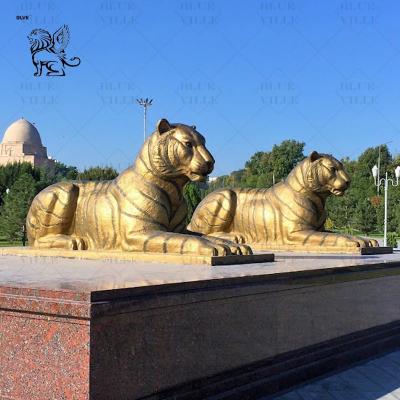 China Bronze Lying Tiger Statues Metal Crafts Life Size Animal Sculpture Art Work Plaza Outdoor Decoration en venta