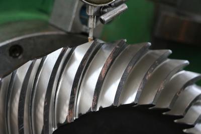 Chine 20CrNi2 MoA Alloy Steel Spiral Bevel embraye l'ensemble pour des réducteurs de vitesse à vendre