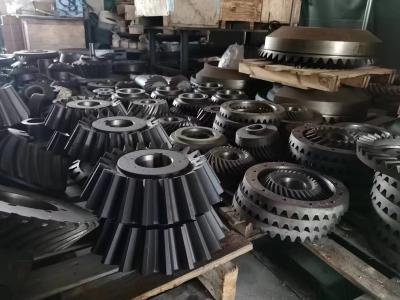 China Forging Steel Straight Bevel Gear For Cone Crusher 14.5 Module en venta