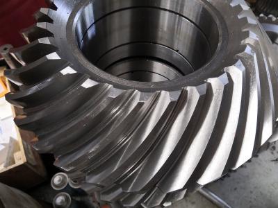 China Customized Helix Gear 30°/45° Angle 1.0-10.0 Module For Industrial à venda