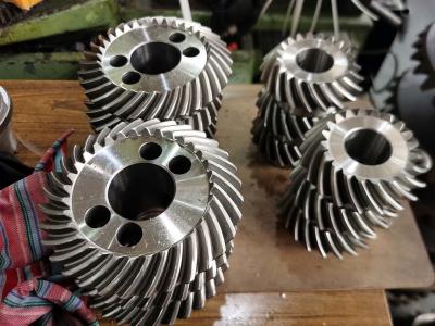 China Pinion Spiral Bevel Gears After Carubrizing Heat Treatment 180mm for sale