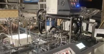 China Máquina automáticamente disponible del envase de comida del papel de máquina de la fabricación de cajas del almuerzo en venta