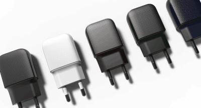 China 5V 1A/2.1A/2.4A escogen la carga rápida del adaptador de corriente alterna dual del universal USB en venta